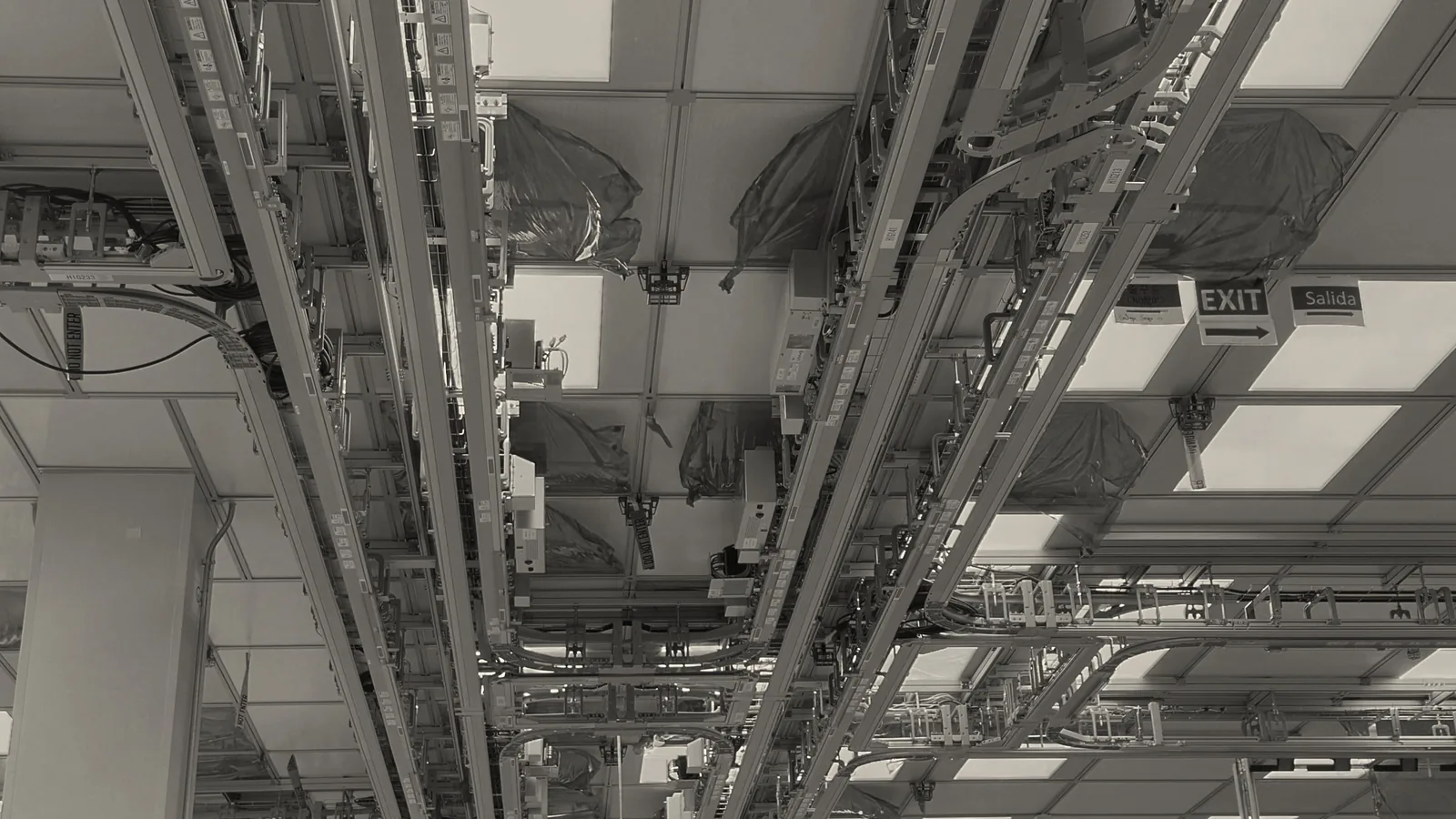 Fab ceiling grid with the overhead AMHS rails