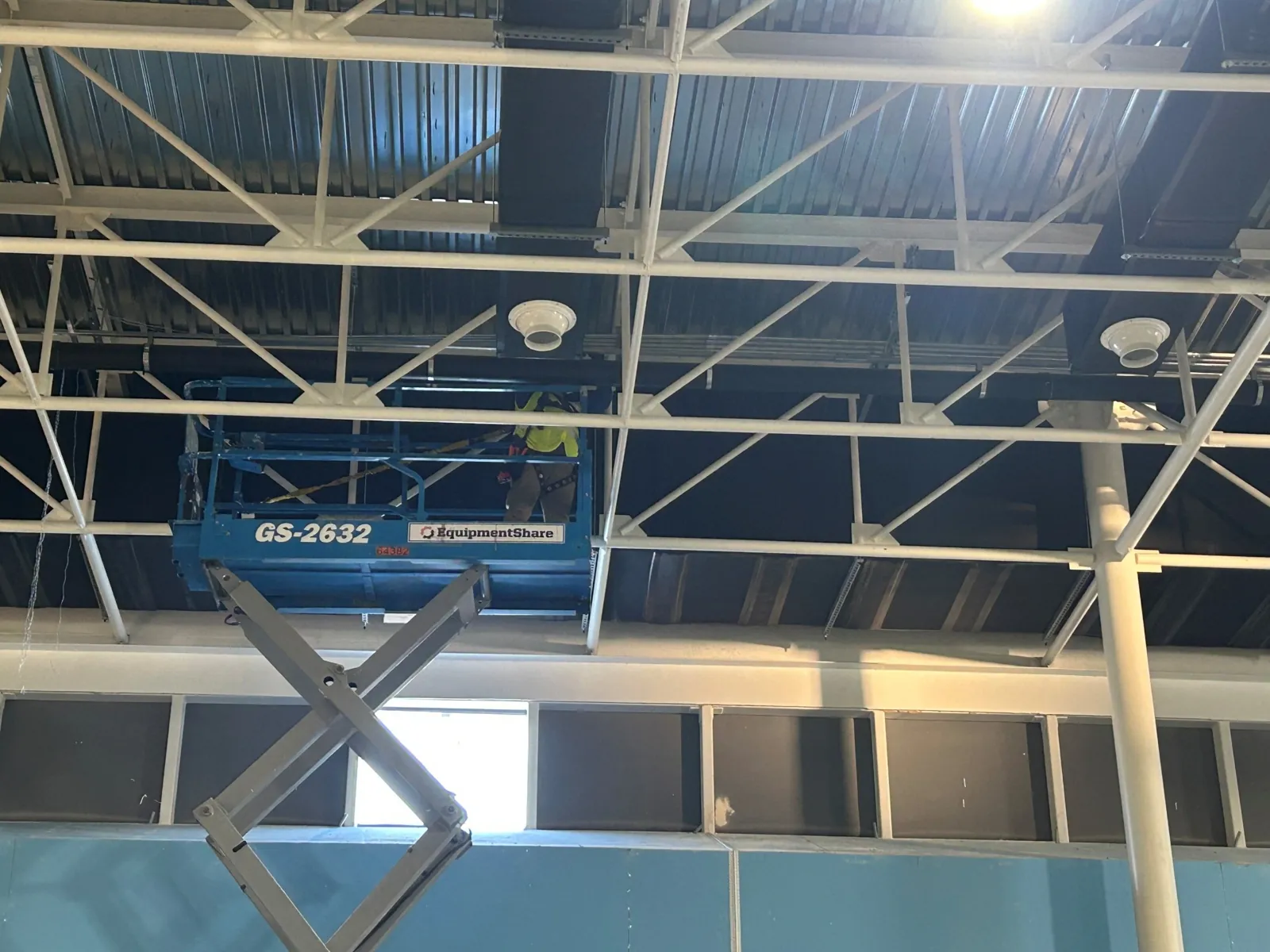 Clerestory glazing and roof deck, HMGMA Exhibition Hall