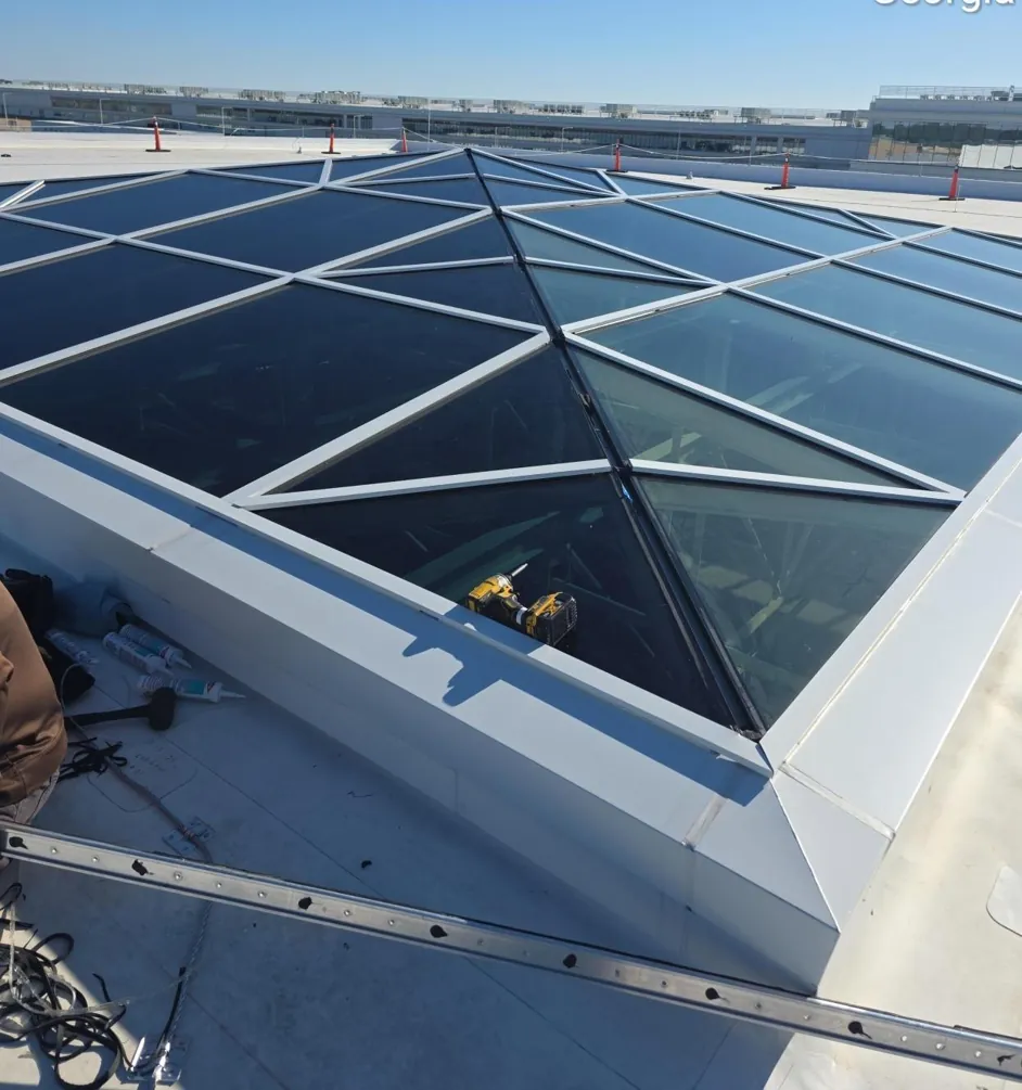 Pyramid skylight glazing, roof level